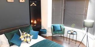 1 bedroom in a house share to rent - Photo 2