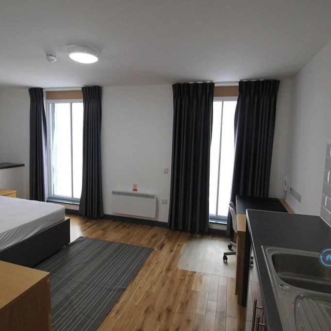 Studio to rent - Photo 1