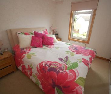2 bedroom semi-detached house to rent - Photo 4