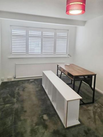 5 bedroom semi-detached house to rent - Photo 4