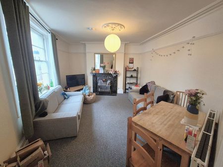 3 Bed Maisonette, Bruton Place, BS8 - Photo 2