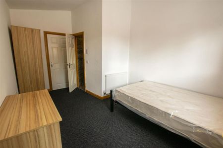 8 bedroom house to rent - Photo 4