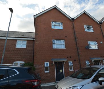 1 bedroom room to rent Lenz Close, Colchester, CO1 - Photo 3