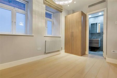 A recently refurbished three bedroom, three bathroom apartment situated in a luxury period property located on Fitzjohn's Avenue NW3. - Photo 3