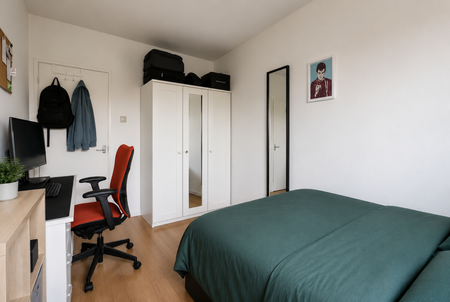3-Bed Flat | Stockwell & Nine Elms | SW8 - Photo 2