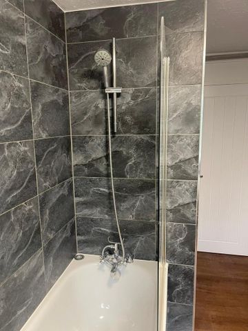 3 bedroom flat to rent - Photo 4