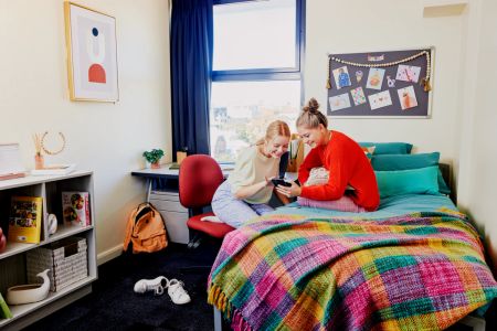 3 Bed Apartment - Photo 2