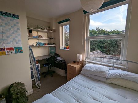 4 bedroom terraced house to rent - Photo 2