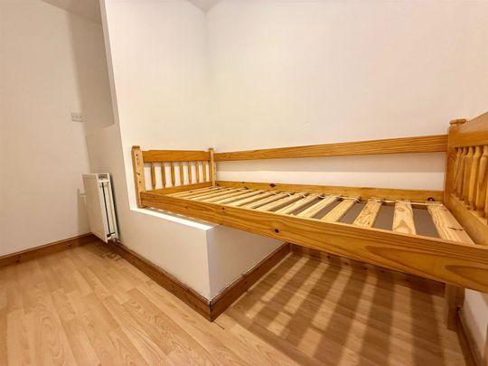 Redwood Close, Uxbridge, UB10 - Photo 1