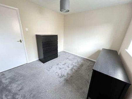 Tilbury Road, East Ham, E6 - Photo 4