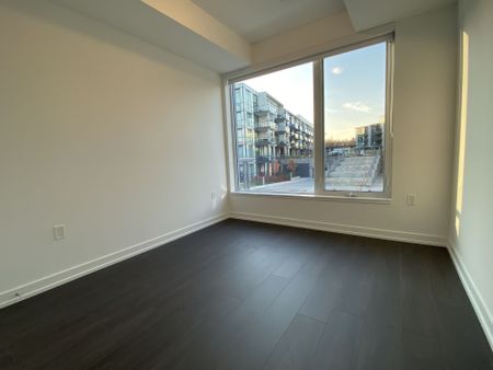 For Lease - 333 Sunseeker Avenue Unit# 204, Innisfil, Ontario - Photo 2