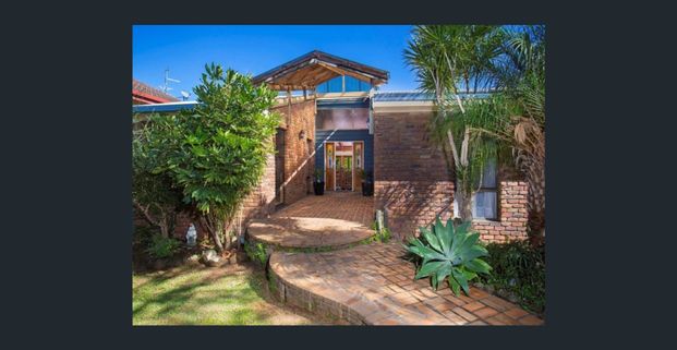 FAMILY HOME IN BANORA - Photo 1