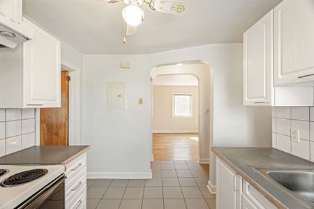 For Lease - 359 Dominion Avenue Unit# 2, Carlingwood - Westboro and Area, Ontario - Photo 4