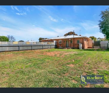 20 Stakes Crescent, Elizabeth Downs, SA 5113 - Photo 2
