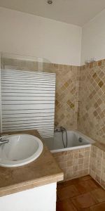 Location Appartement 2 pièces 54m² CARPENTRAS 84200 - Photo 4