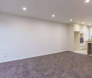 Brand New Spacious 3 bed 2 bathrooms for rent - Photo 4