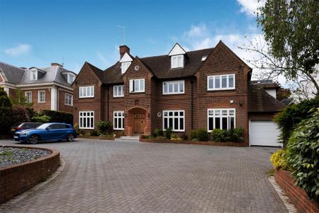 9 bedroom detached house to rent - Photo 3