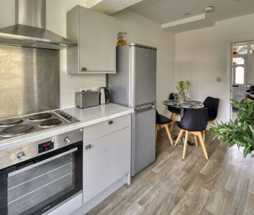 1 bedroom in a house share to rent - Photo 6