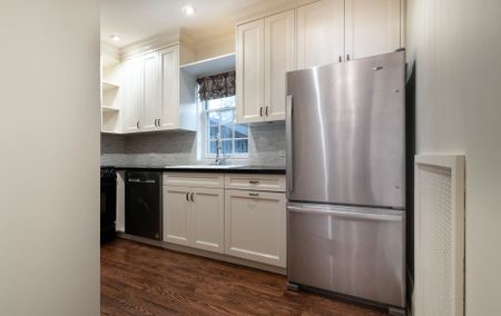 For Lease - 237 Glengrove Avenue, Toronto, Ontario - Photo 5