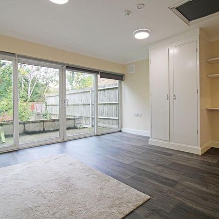 Studio to rent - Photo 3