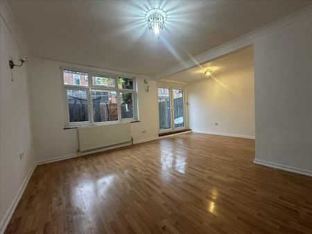 3 bedroom end of terrace house to rent - Photo 2