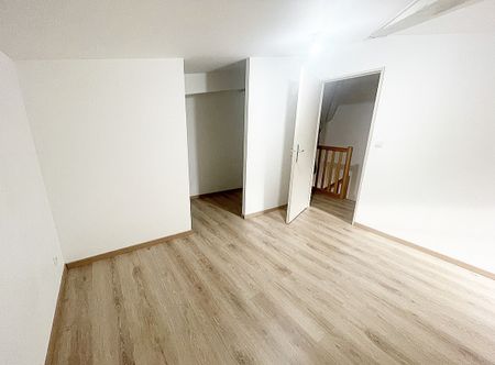 LOCATION - APPARTEMENT T3 - CORBAS Corbas (69960) Le bien en vidéo - Photo 4