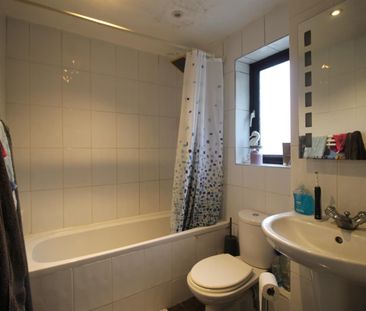 34 Cairnside, High Wycombe - Photo 3