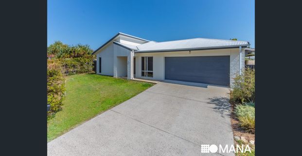 Spacious Family Home on Corner Block With a Pool! - Photo 1