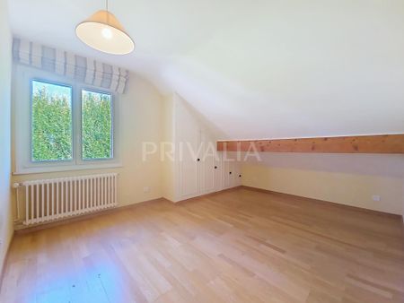 Charming detached villa with pool in a quiet and green environment - Photo 2