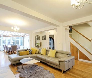 5 bedroom semi-detached house to rent - Photo 2