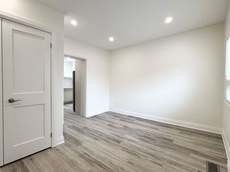 For Lease - 1646 Queen Street Unit# A, Toronto, Ontario - Photo 4