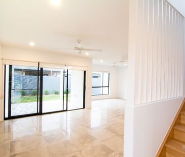 DESIGNER RESIDENCE FOR RENT - Photo 1