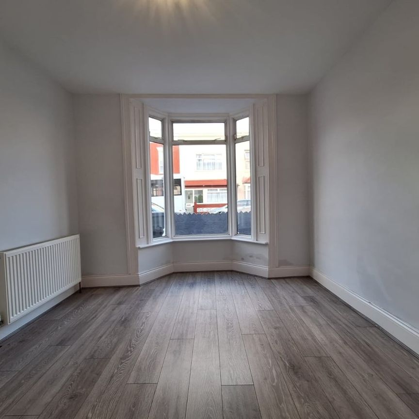4 Bed Terraced House, Almond Road, N17 - Photo 1