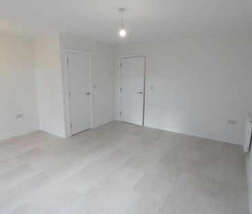 4 bedroom House To Let - Photo 6