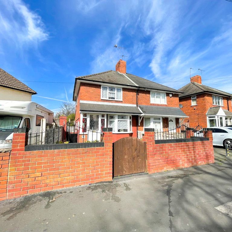 2 Bedroom For Rent - Photo 1