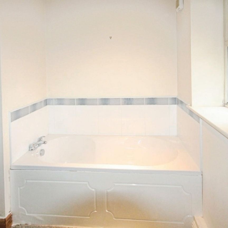 2 bedroom Flat To Let Total Size: 936 SQ FT - Photo 1