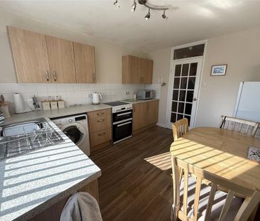 3 bedroom end of terrace house to rent - Photo 6