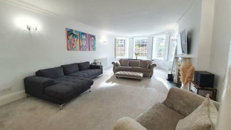 2 Bed Flat, Rockleaze, BS9 - Photo 2