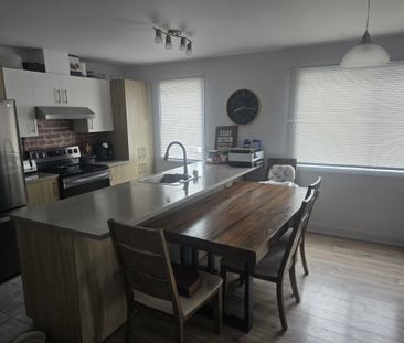 Logement 5 1/2 à Louer - Photo 2