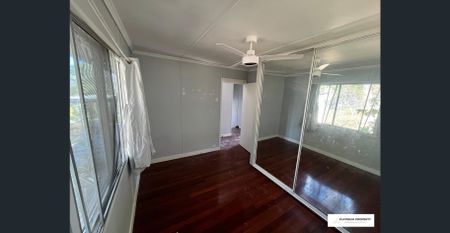 Spacious & Sunny 3-Bedroom Home with Big Backyard - Photo 2