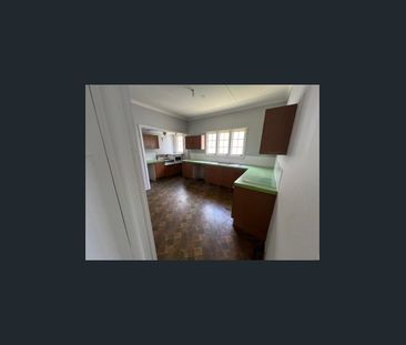 CENTRAL MOOROOKA LOCATION - Photo 5