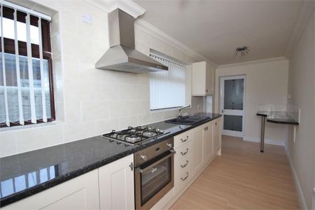 2 bedroom terraced house to rent - Photo 2