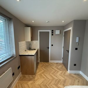 Studio Flat, Whitefriars Avenue, HA3 - Photo 2