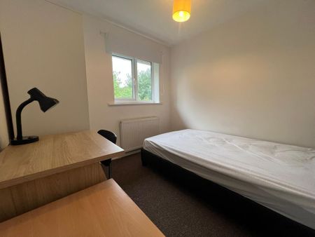 4 bedroom terraced house to rent - Photo 4