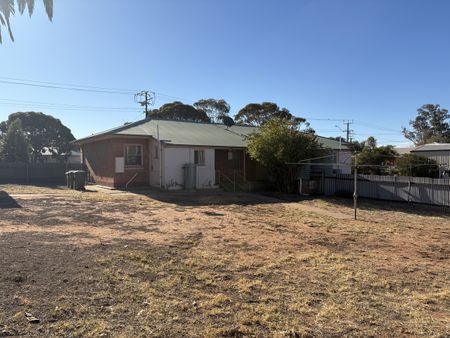 44 Stokes Terrace, Port Augusta West SA 5700 - Photo 4