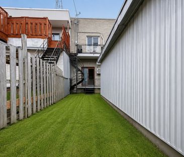 3 ½ rénové au rez-de-chaussée d'un triplex - Photo 2