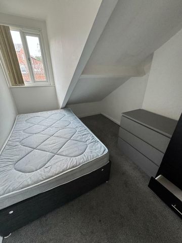 Hyde Park Road, LS6 - Photo 2