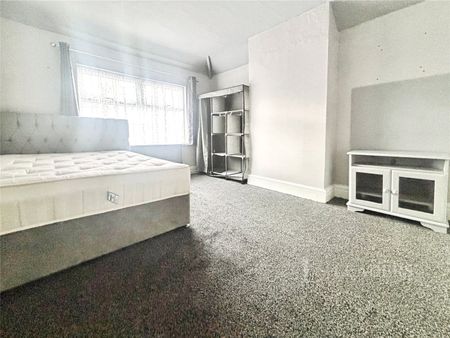 3 bedroom house to rent St. Pauls Road, Smethwick, West Midlands, B66 - Photo 5