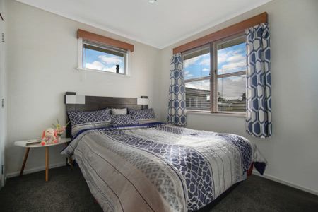 3 bedroom family home for rent in Papakura - Photo 5