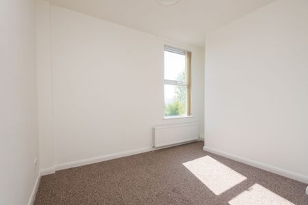 3 bedroom Terraced House to rent - Photo 5